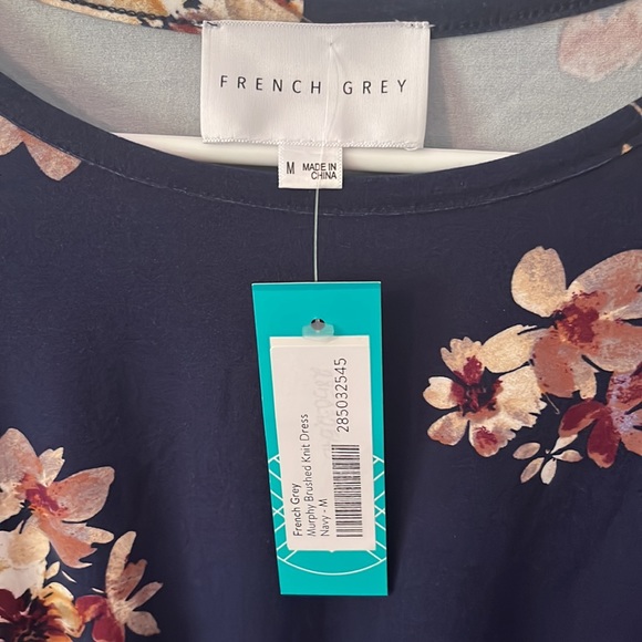NWT- navy blue floral knit dress, sz M from French Grey. - Picture 2 of 4